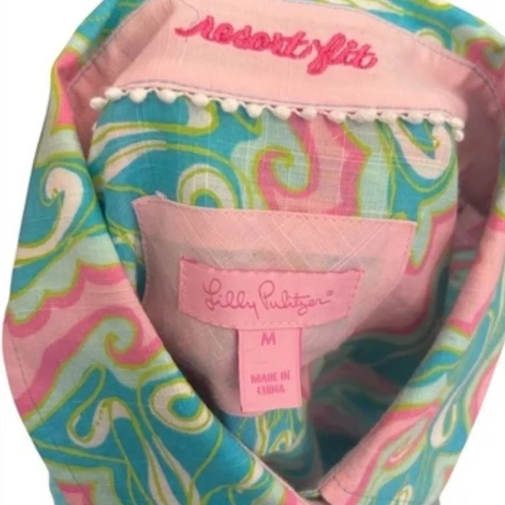 Lilly Pulitzer Resort fit button down 100% Cotton Seahorse Preppy Pink Green M